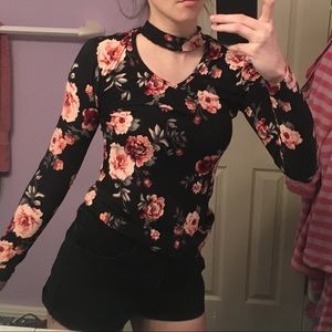 NWOT Long Sleeve Floral Shirt w/Choker